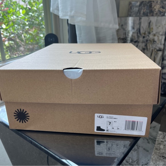 NIB Authentic UGG Women Classic Mini II Boot Black 1016222 - Picture 9 of 13